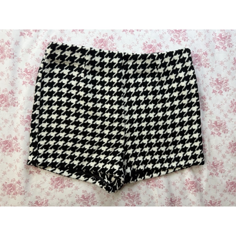 Forever 21 Black White Houndstooth High Rise Shorts Women's Size L